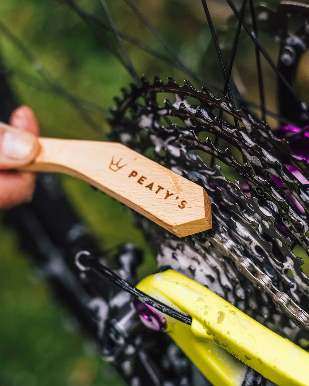 Peaty's Bicycle Brush Set - Drivetrain brush in use