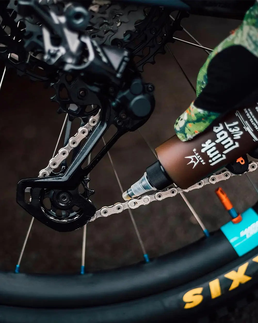 Peaty's LinkLube Wet chain lube in use